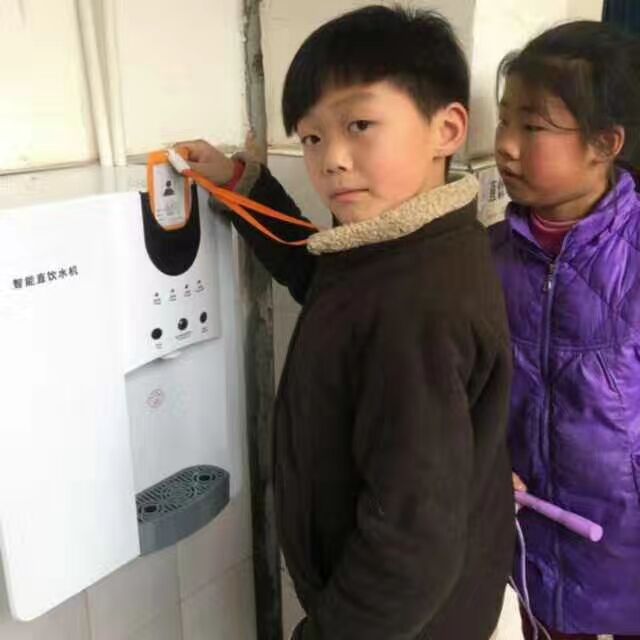 湖北90后的张总投资做起了校园直饮水